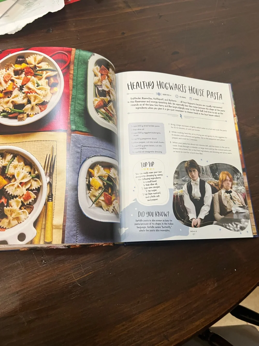 Official hardcover Harry Potter illustrated cookbook kids & adults J. farrow